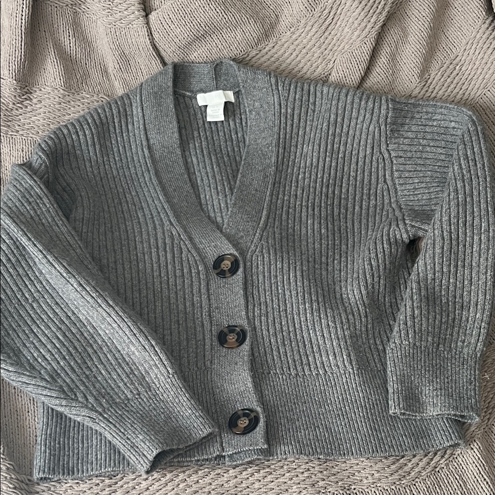 H&M Gray Ribbed V-Neck Button Front Cardigan